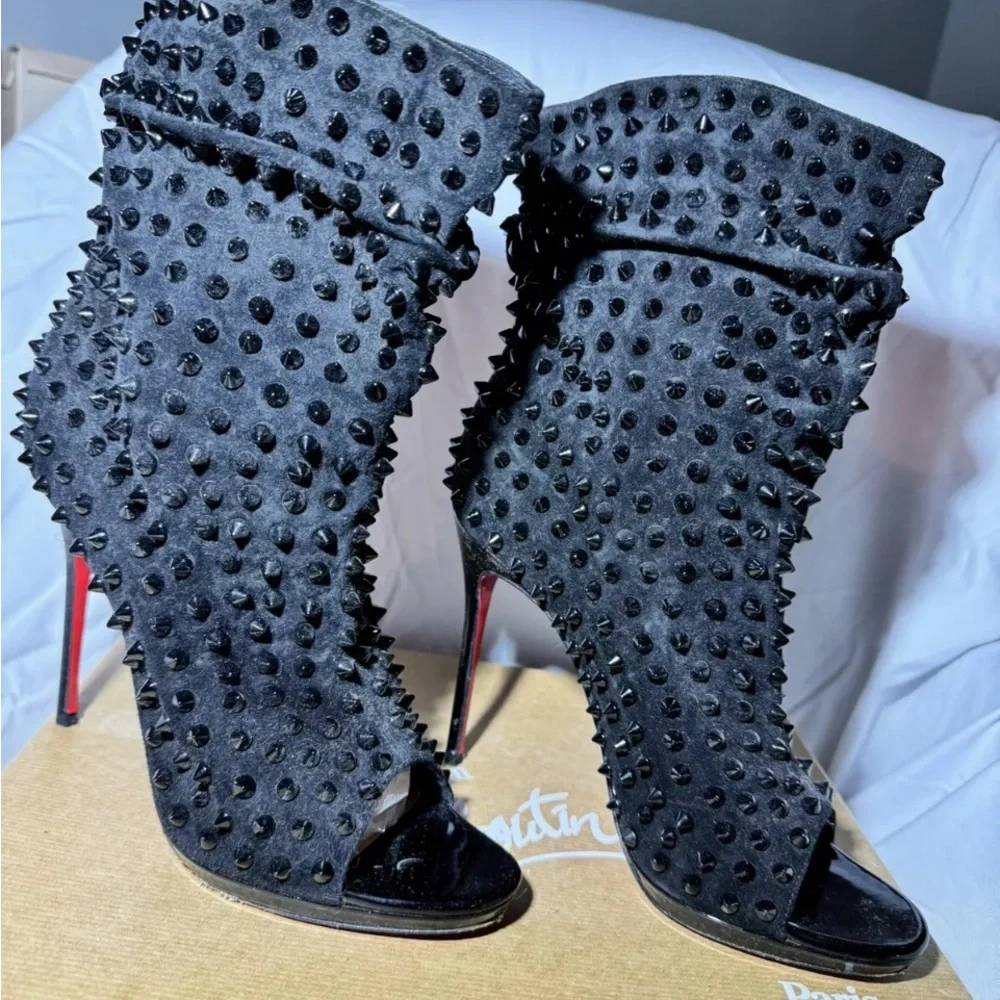 Christian Louboutin Black Spiked Suede Guerilla Boots - Size 38.5 - Picture 1 of 11